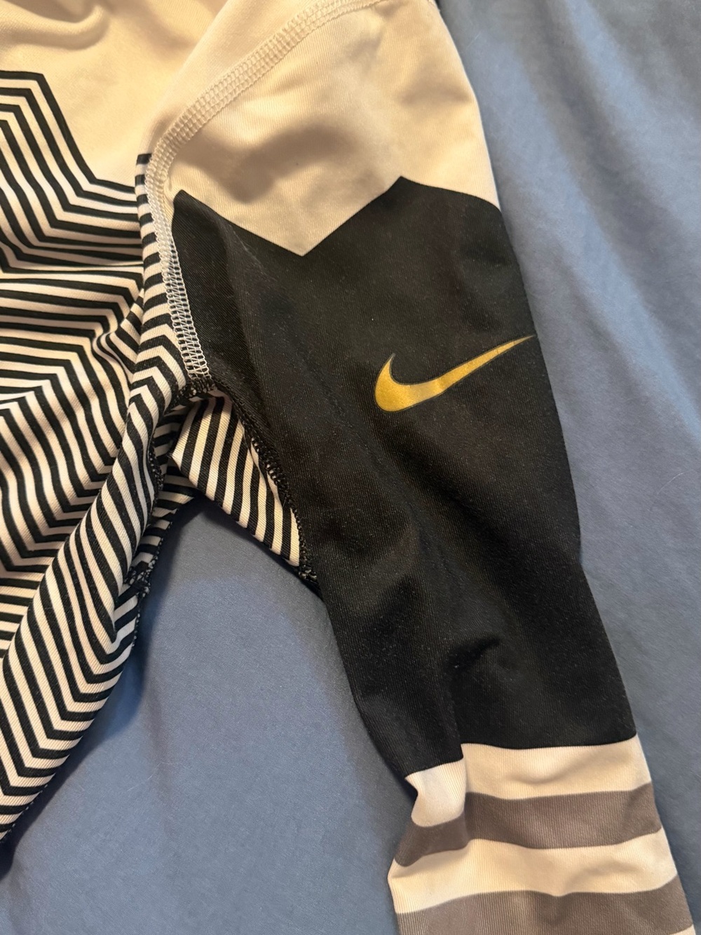Nike Pro Hyperwarm Dryfit Engineered Print Hoodie - Size Medium - Picture 6 of 10
